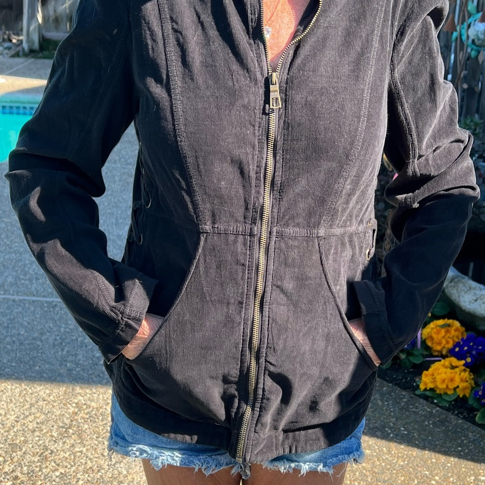 XCVI Blackcorduroy Interesting Back Scalloped with Side Cross Cross Detailing L!